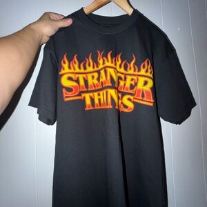 Men Stranger Things Netflix Black T-Shirt with Fiery Design *Super Rare*